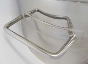 取手まわりのカール部全周溶接の加工例